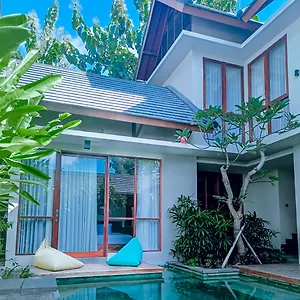 2* Hotel Puri Vatsalya - Private Villas Uluwatu